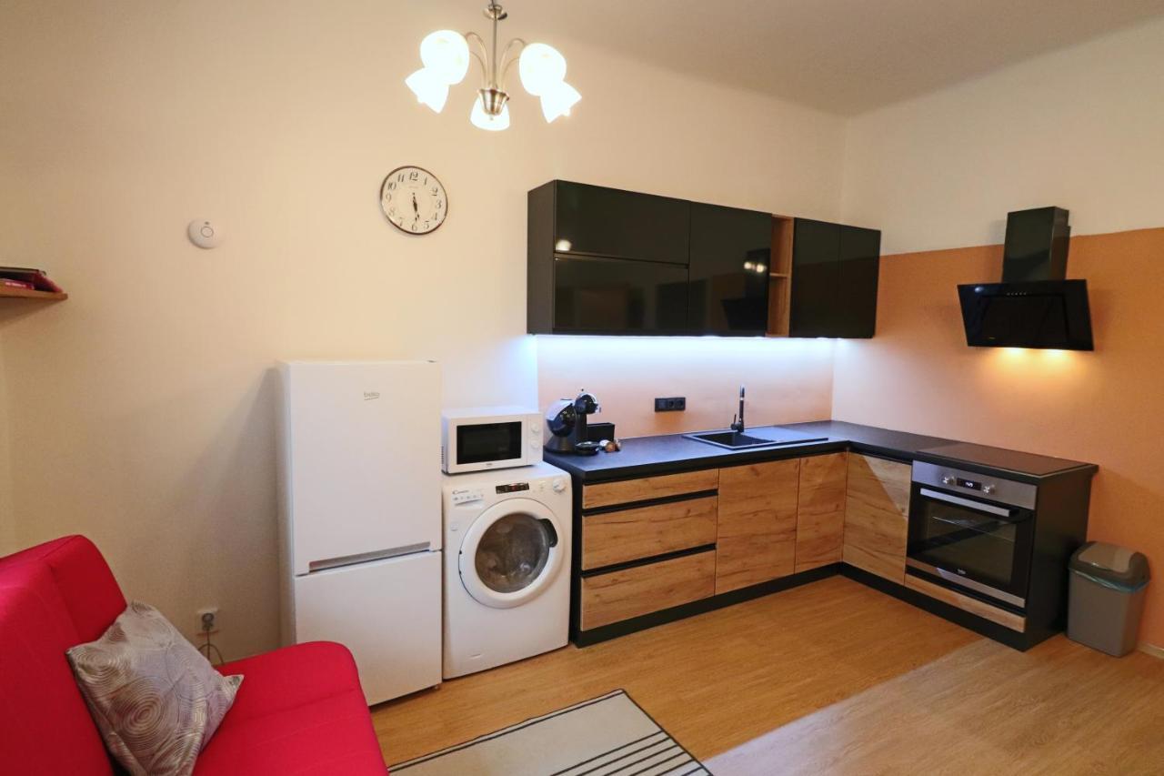 Apartmán Relax Strasnice: With Private Infra-sauna ! *