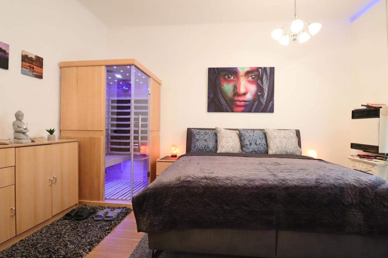 Relax Strasnice: With Private Infra-sauna ! Praha